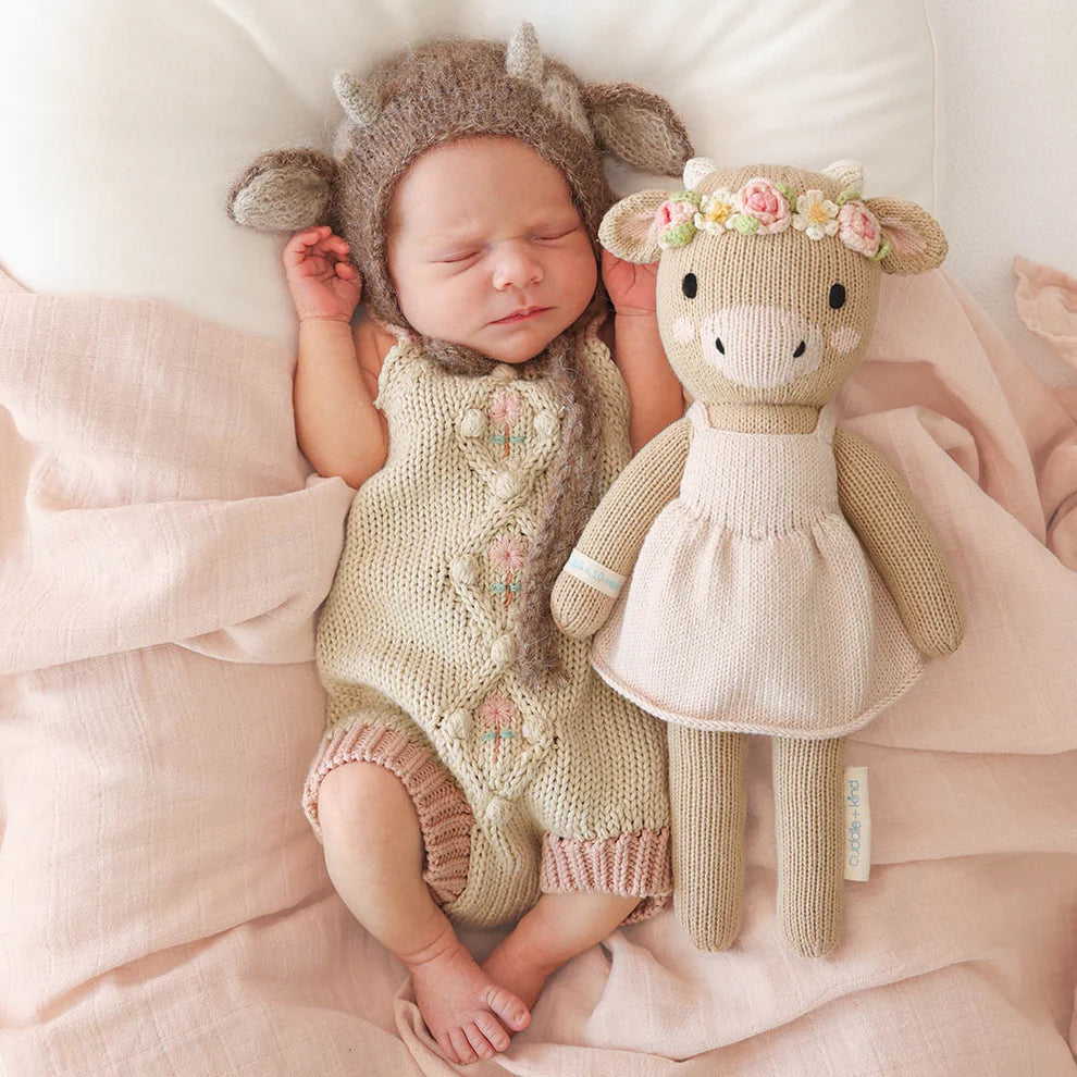 13" Amelia the Cow - gives 10 meals