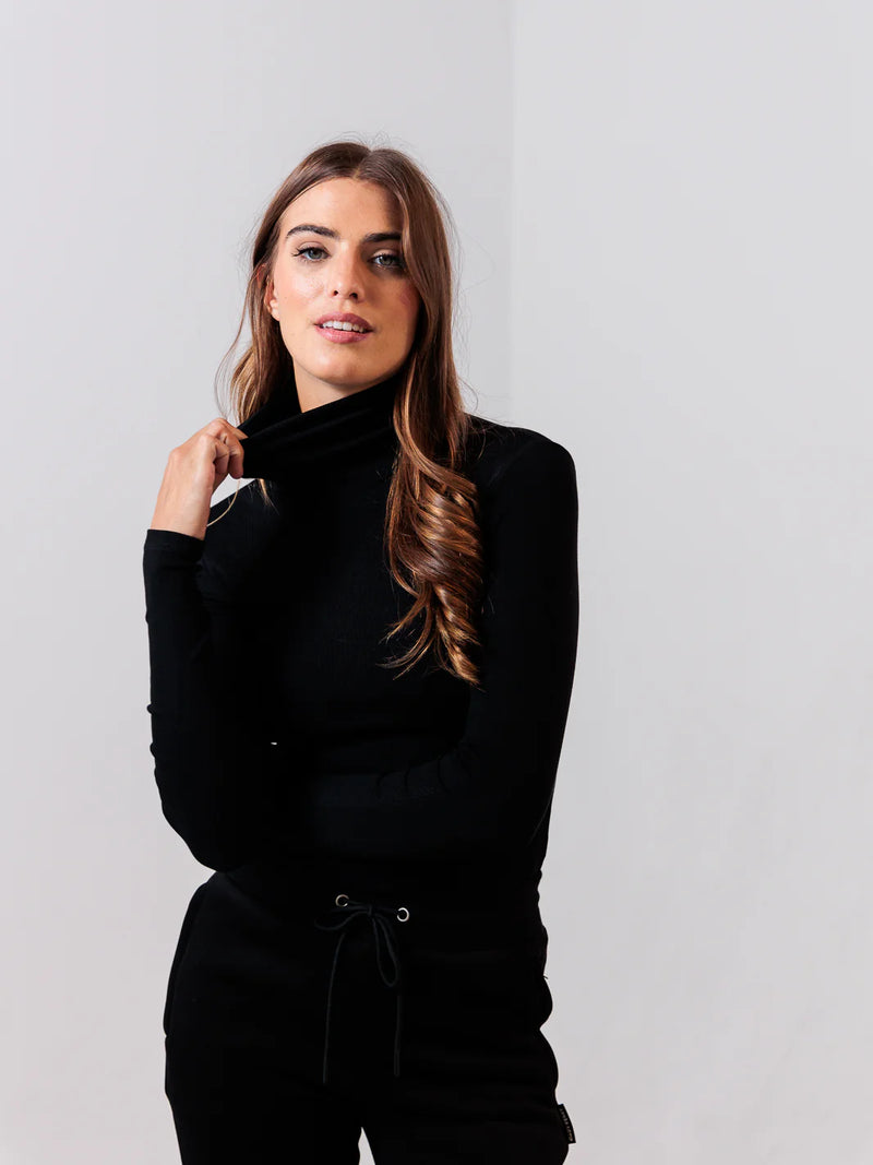 APRES ACTIF | RIBBED TURTLENECK | Black