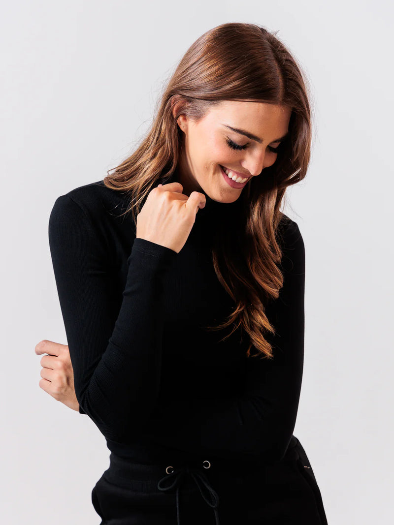 APRES ACTIF | RIBBED TURTLENECK | Black