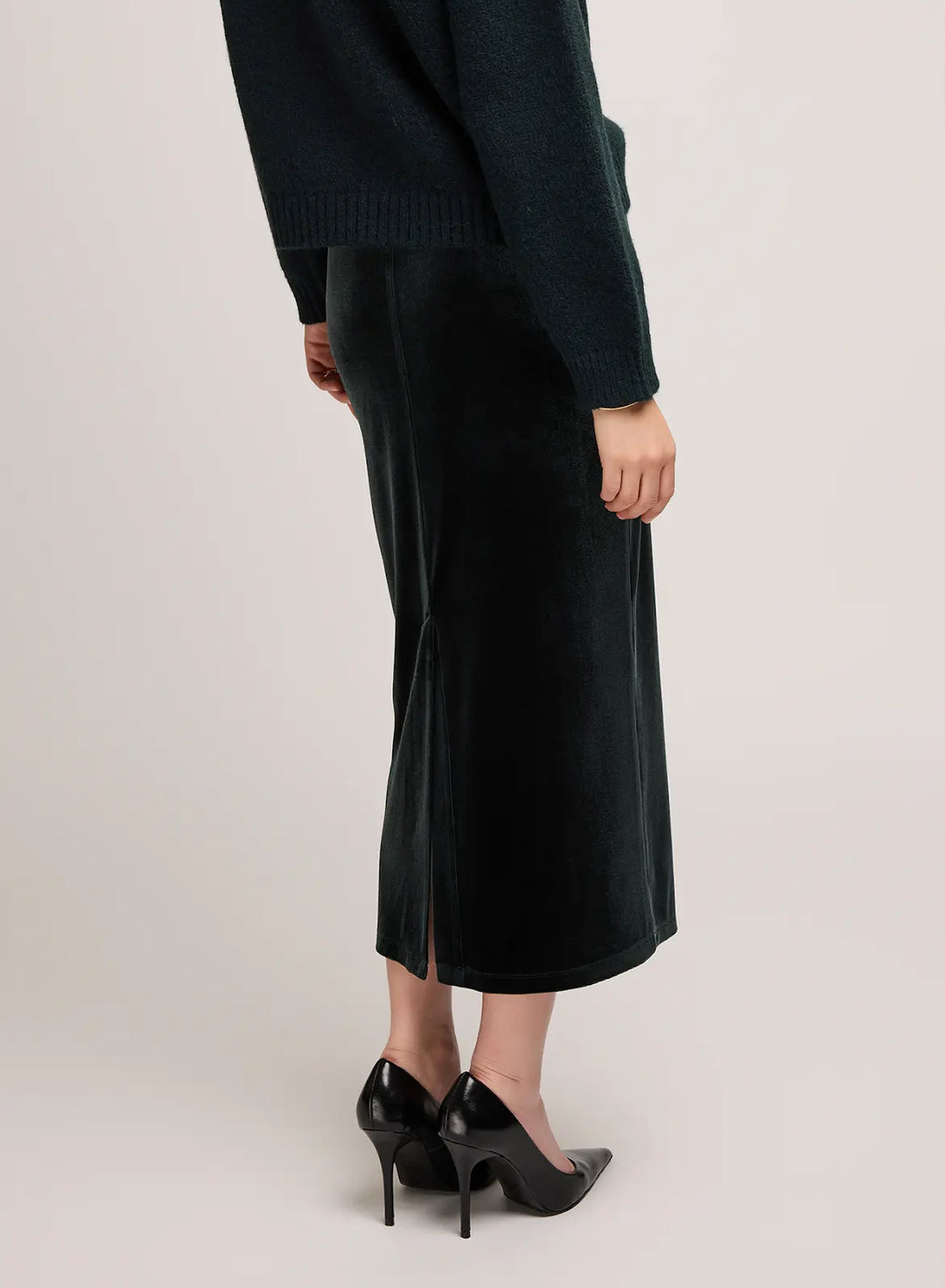 GENTLE FAWN | DAHLIA VELVET COLUMN SKIRT | wintergreen
