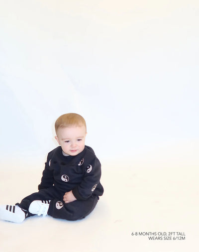 BRUNETTE THE LABEL | Kids "ALL OVER YIN YANG" Classic Crew Neck Sweatshirt | black