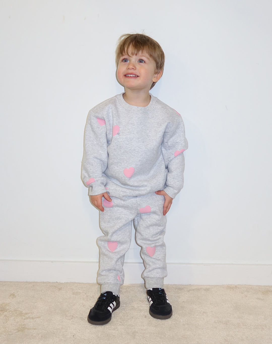 BRUNETTE THE LABEL | ALL OVER PUFF HEART CORE CREW | PEBBLE GREY/BABY PINK
