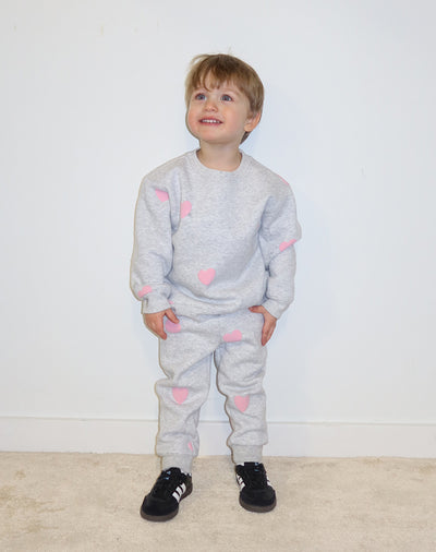 BRUNETTE THE LABEL | ALL OVER PUFF HEART CORE CREW | PEBBLE GREY/BABY PINK
