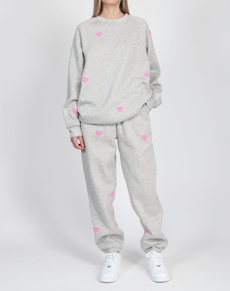 BRUNETTE THE LABEL | ALL OVER PUFF HEART BIG SISTER CREW | PEBBLE GREY/BABY PINK
