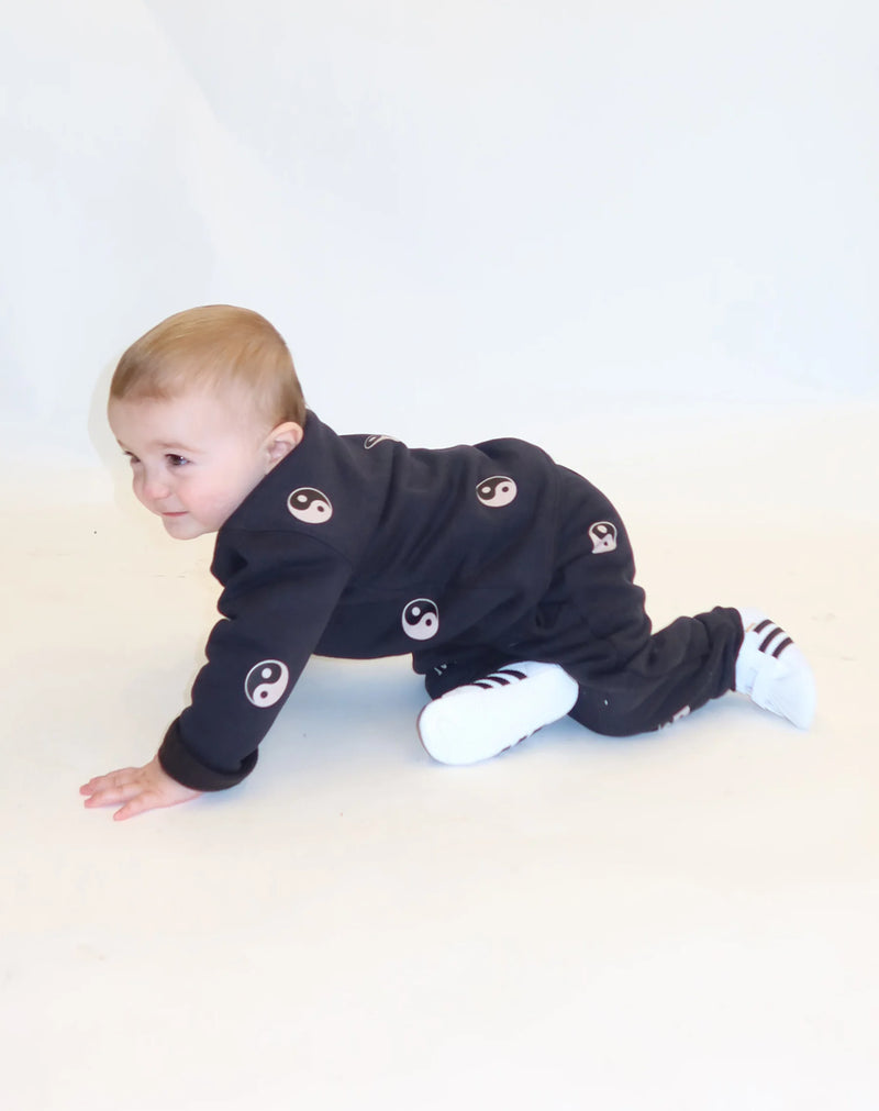 BRUNETTE THE LABEL | Kids "ALL OVER YIN YANG" Classic Crew Neck Sweatshirt | black