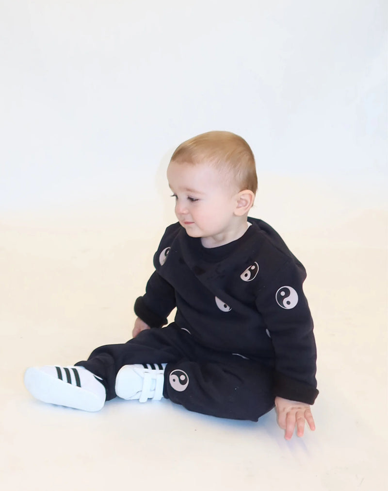 BRUNETTE THE LABEL | Kids "ALL OVER YIN YANG" Classic Crew Neck Sweatshirt | black