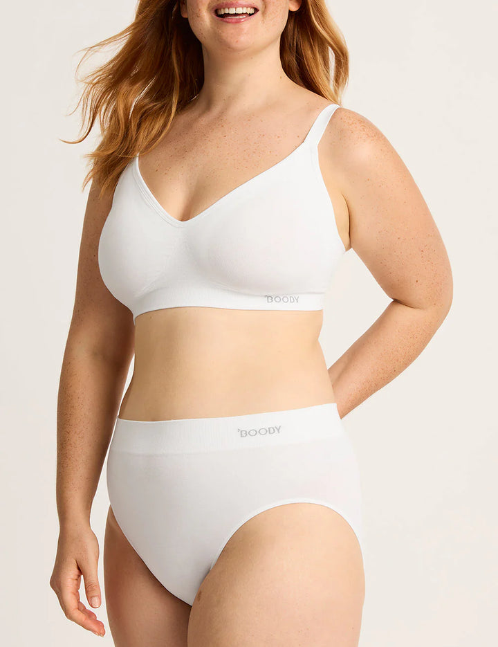 Full Bust Wireless T-Shirt Bra | white