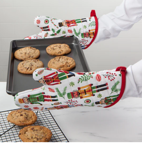 Oven Mitt | nutcracker