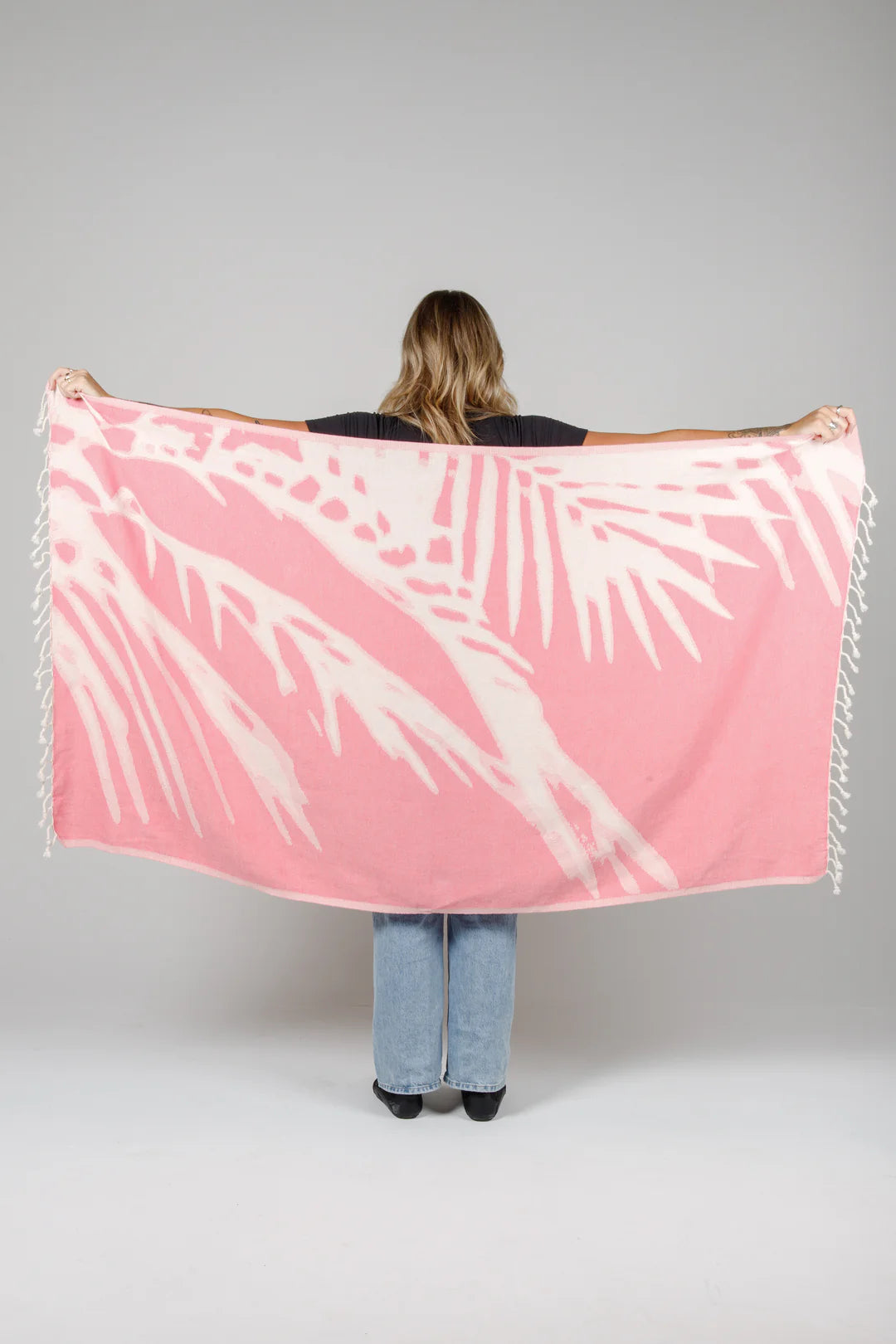 Tofino Towel | The Somers Palm Turkish Towel | pink