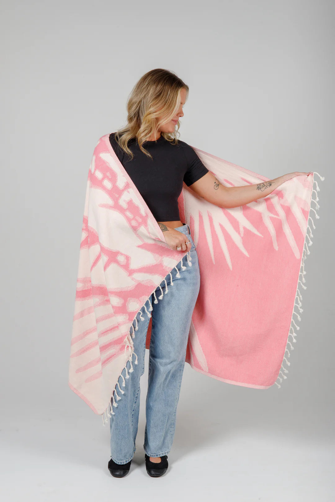 Tofino Towel | The Somers Palm Turkish Towel | pink