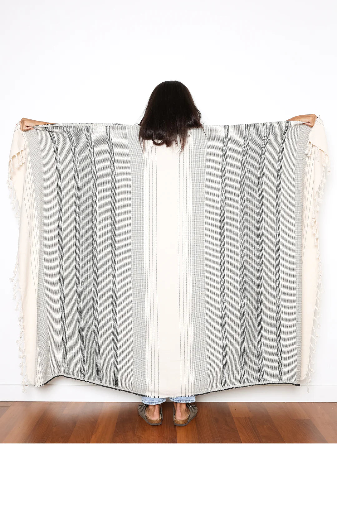 The Sonnet Throw | black stripe