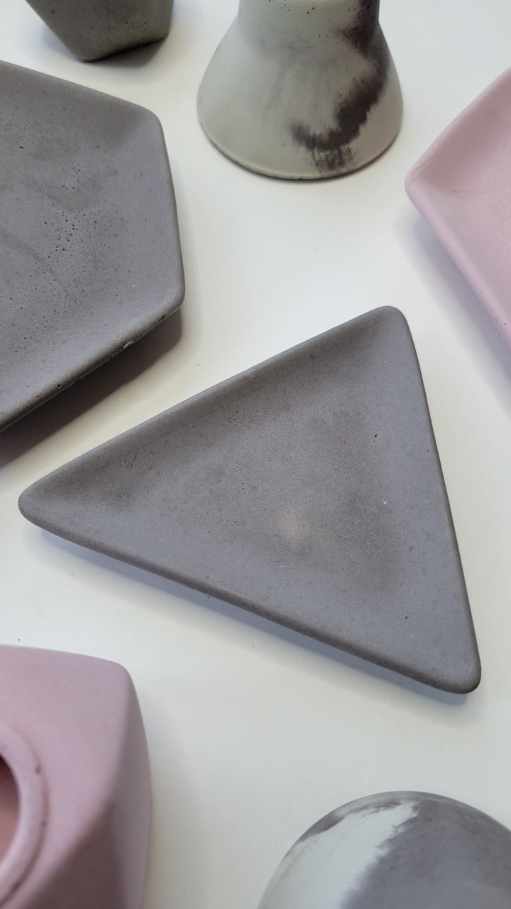 Concrete Triangle Dish - Charcoal