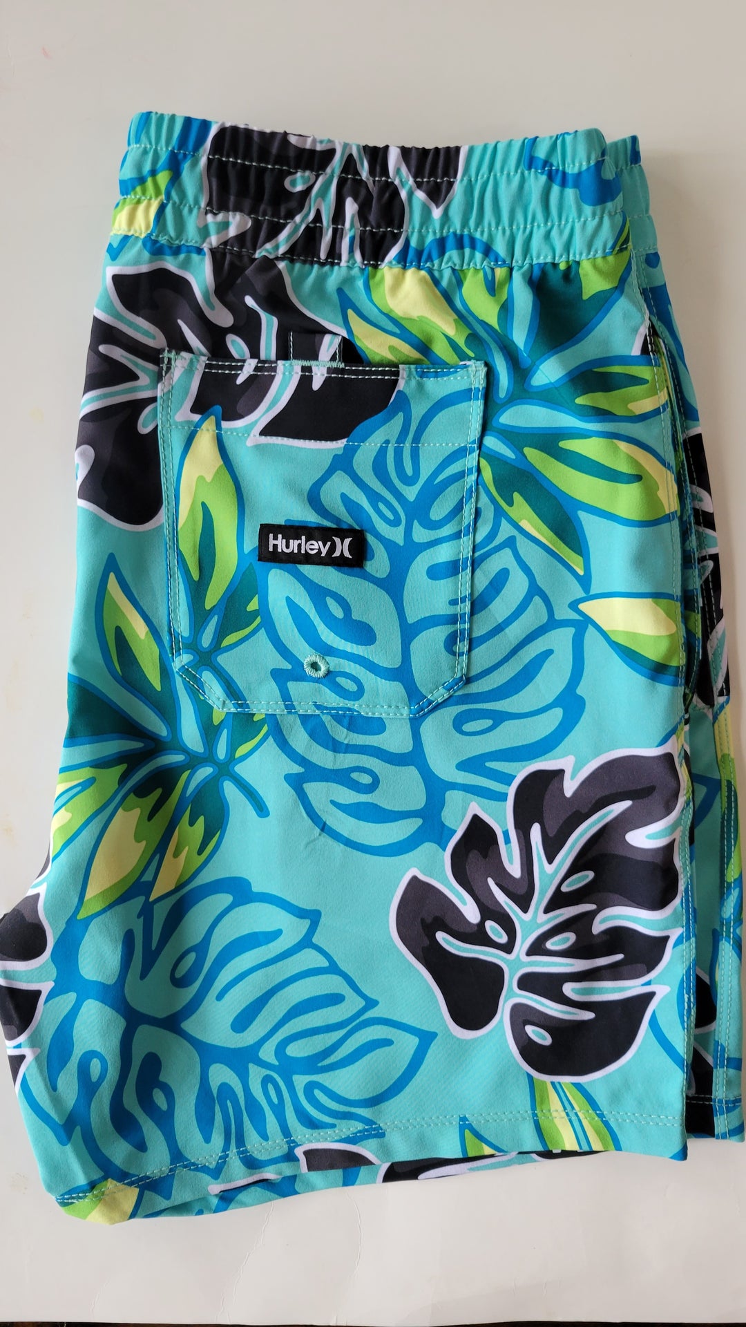 Hurley | Men's Cannonball Volley 17" Shorts - Aura Green