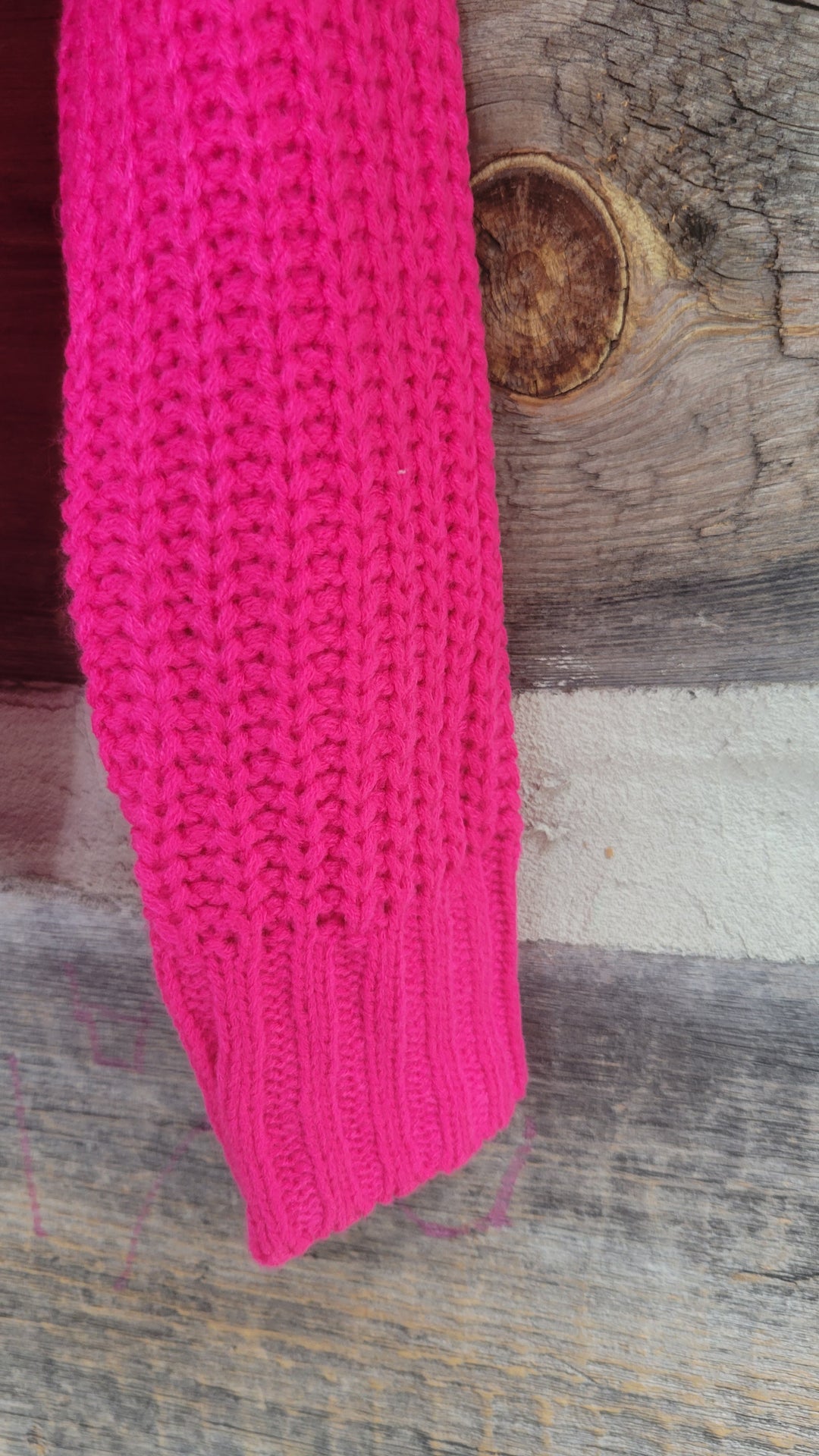 JOHN + JENN | Emilie Peekaboo Shoulder | Hot Pink